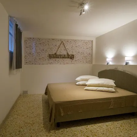 Borgo Canneto * رودي غارغانيكو